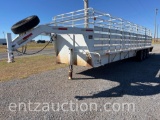2013 WW STOCK TRAILER, 7' X 32', GN, TRIPLE AXLE,