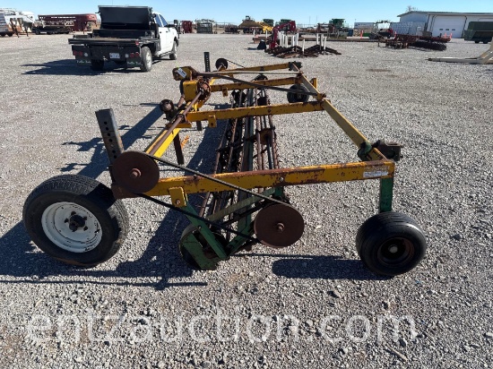 FERGUSON 6 ROW PEANUT FLUFFER
