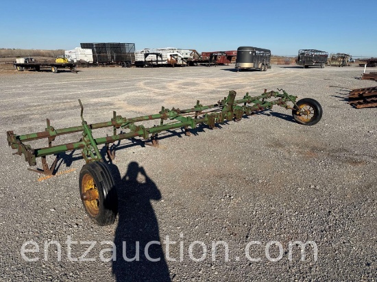JD 6 ROW MIDDLE PLOW