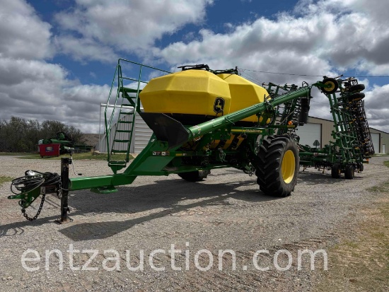 2010 JD 730 AIR SEEDER W/ 2010 JD 1910 CART, 42', DF, 11"