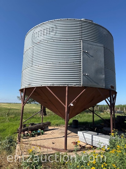 APPROX. 800 BU. HOPPER BOTTOM STEEL GRAIN