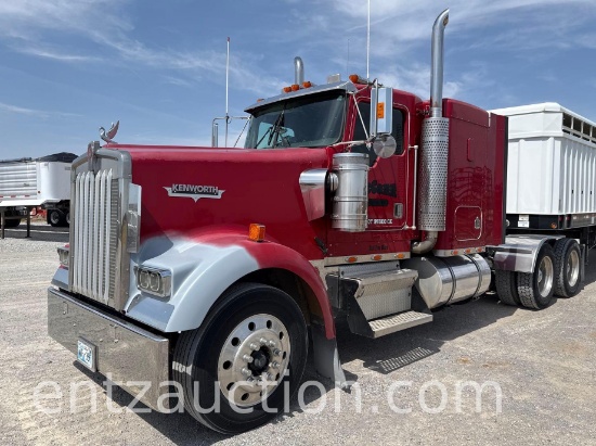 2002 Kenworth W900l Semi, Sleeper, 6nz475 C15 Cat