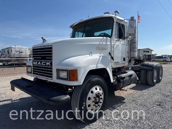 2004 Mack Ch600, Maxicruise Day Cab, 427 Hp,