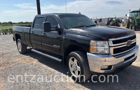 2011 Chevy 2500 Pickup, Crew Cab, Gas, Auto, 4x4,
