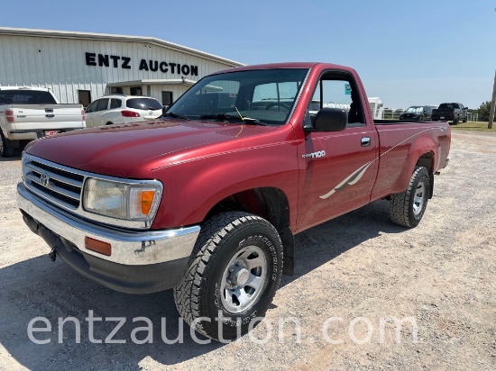 1993 Toyota T-100 Pickup, Gas, 5 Speed, 4x4,