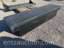 UWS ALUMINUM TOOLBOX, 19" X 6'
