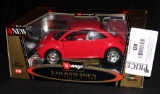 Burago Volkswagen New Beetle 1998 Edition Made in Italy 1:18 Scale - NIB