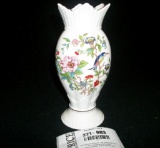 Lot 3: Aynsely Pembroke Windsor Vase 8