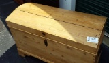 Lot 307: Fantastic Pine Chest - Made In The Late 80'S - 2000'S With Dovetail Design - Great Toy Ches