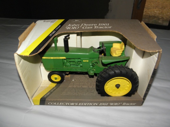 John Deere 4010