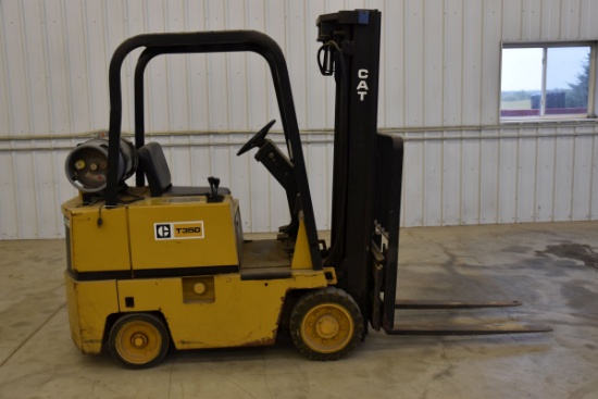 Cat T350 Forklift, LP Gas, 6686 Hours, 3 Stage Mast, Shuttle Shift, SN: B70Y0AI5GB021189