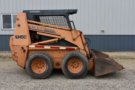 Case 1845C Skid Loader, 5269 Hours, Auxiliary Hydraulics, Enclosed Cab, Radio, 72 Inch Bucket