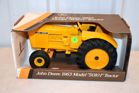 Ertl John Deere "5010 I", 1/16th Scale, With Box