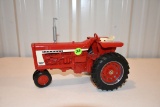 Ertl 1/16th Scale Farmall 706 Narrow Front No Box