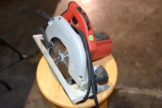 Milwaukee 7 1/4'' Tilt-Lok, Circle Saw