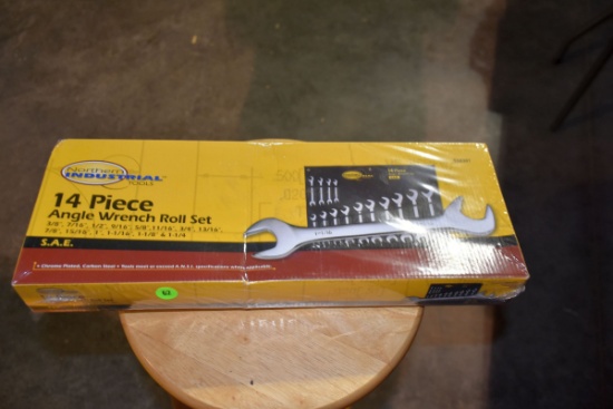 Northern Tools 14 Piece Angle Wrench Roll Set, SAE
