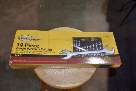 Northern Tools 14 Piece Angle Wrench Roll Set, SAE