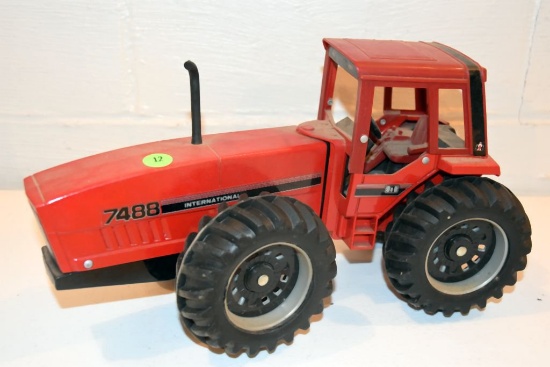Ertl International 7488 2+2 Tractor, 1/16th Scale