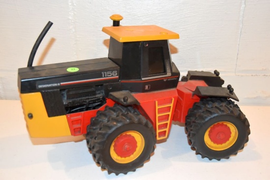 Scale Models Versatile 1156, 4WD Tractor With Duals, 1/16th Scale