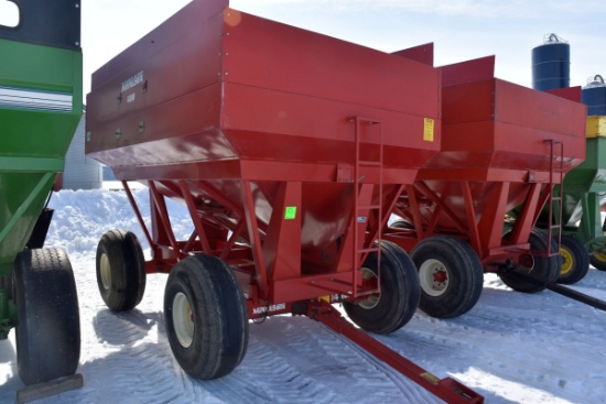 MN 400 Gravity Flow Wagon With MN 14 Ton Running Gear, 16.5-16.1 Flotation Tires