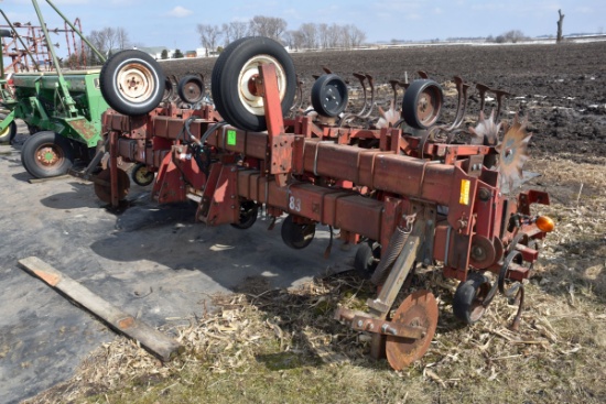 Case IH 183 Row Crop Cultivator, 12 Row 30”, Rolling Shields, Gauge Wheels, Danish Tine