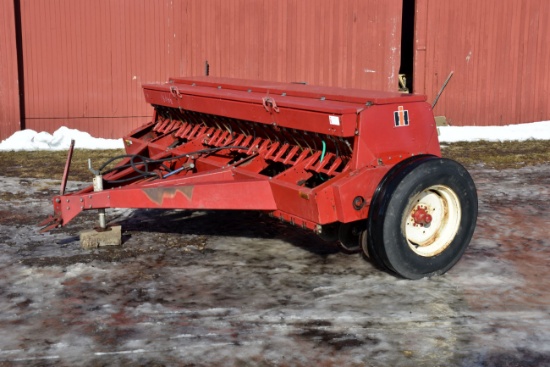 International 5100 Grain Drill, 12’x7” Spacings, Small Grass Seeder, Press Wheels, Hydraulic Lift