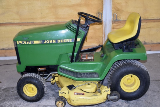 John Deere LX178 Garden Tractor, 48” Deck, Hydro., 15hp