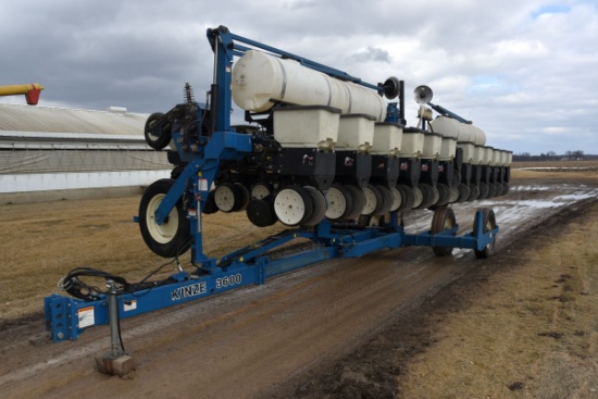 2001 Kinze 3600 Twin Row Planter, 12 Row 30”, Liquid Fertilizer, (4) 100 Gallon Poly Tanks, KPM II M