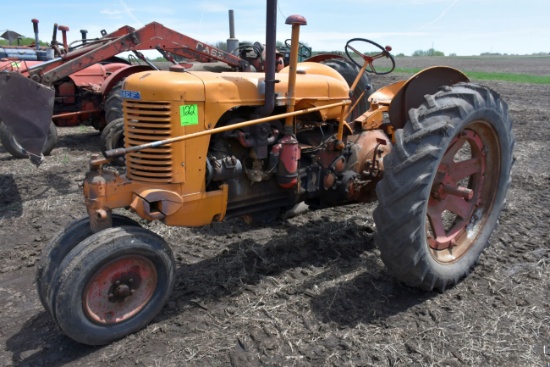 1942 Case SC Tractor, Narrow Front, Fenders, In Running Condition, Needs Fuel System Cleaned Out, SN
