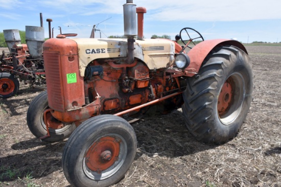 Case Model LA Tractor Standard, Wide Front, Fenders, PTO With Char-lynn Pump, 1 Wheel Weight, Runs G