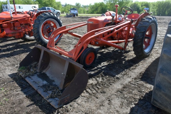 Case SC Tractor, Narrow Front, Stan Hoist Hdraulic Loader, 12.4-38 Rubber, Fenders, PTO, 1 Hydraulic