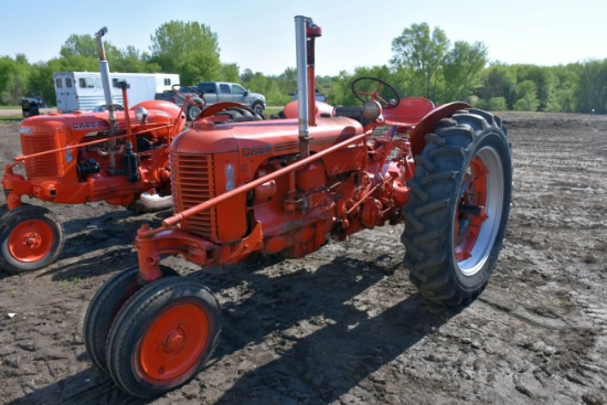 Case DC Tractor, Narrow Front, 13.6-38 Rubber, PTO, 1 Hydraulic, Fenders, Wheel Weights, Runs Good,