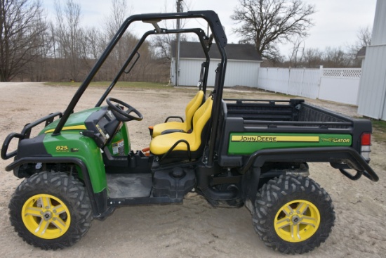 2016 John Deere 825I Gator, 3410 Miles, 762 Hours, Power Steering, Power Lift, Turn Signals, Brush G