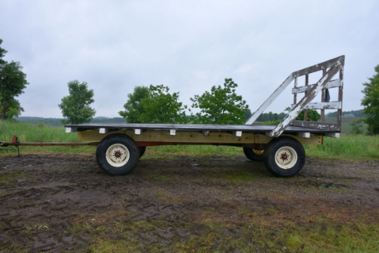 8’x15’ Wooden Hay Rack With 8 Ton Gear