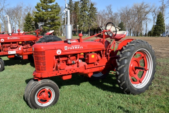 Farmall Super H, Good Rubber, Fenders, SN: 15667J