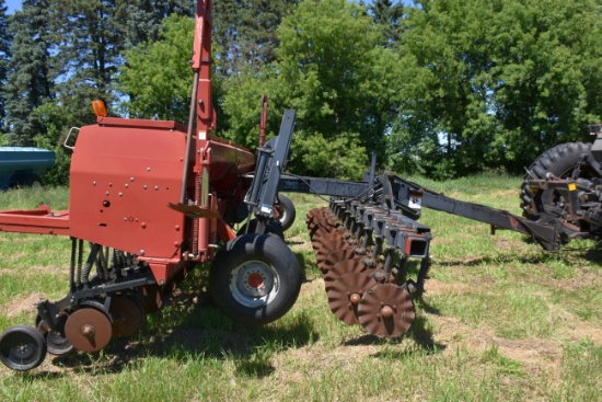 Case IH 5400 Drill Mulch Till, 20’ With 10” Spacings, Markers, 3pt., Press Wheels, SN: JAG852345