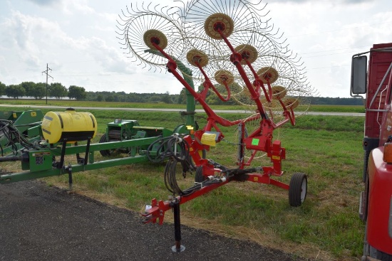 Enorossi 10 Wheel Hay Rake With extra Kicker  Wheel, independant hydraulic lift on each  side