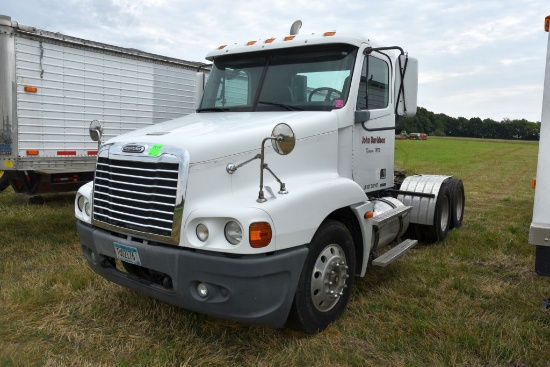 2005 Freightliner Century Class S/T Day Cab  Semi Tractor, 562,121 Miles, Select Shift 10  Speed Aut