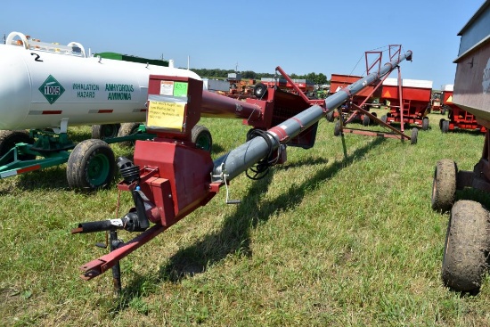 Peck 10x71 Auger, with Low Profile Swing  Hopper, Hydraulic lift, 540 PTO