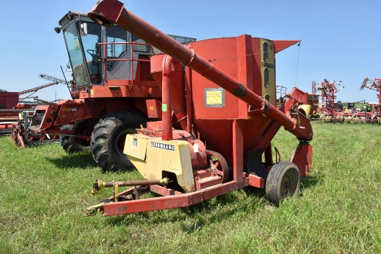 Farmhand 815 Mixer Mill, Long Auger, 4  Screens, 540PTO, Magnet, Works