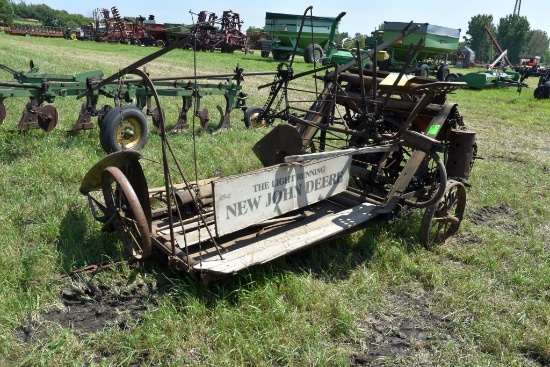 John Deere Grain Binder, 6' Cut, Ground  Driven, 2 Sets Of Canvas, Works Good