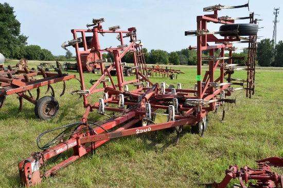 Wilrich 2500 Digger w/4 bar harrow, 21', 9"  sweeps