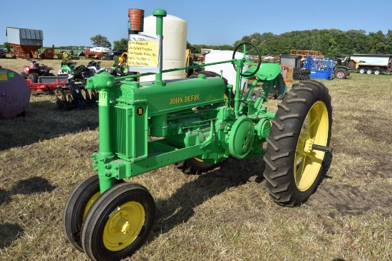 John Deere B Unstyled Tractor, Flat Spoke  Rims, NF, Runs, No Gas In Tank, Restored