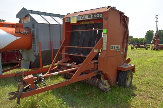 Gehl 1600 Round Baler, Belt Roll, 540 PTO,  String Tie, 5' Wide, Extra Belts and Teeth, Needs Pick U