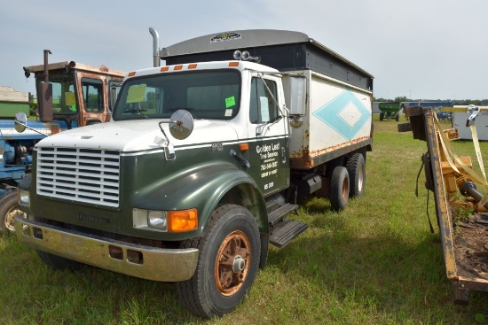 1995 International 4900, DT 466 Engine,  Spicer 7 Speed, 234,xxx miles, Air Up & Down,  Sur Go Roll