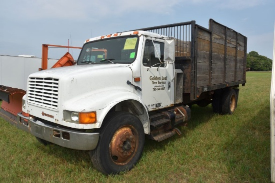 1990 International 4900 Truck, Diesel, DT466  Engine, 16' Box & Hoist, Spicer 7 Speed  Transmission,