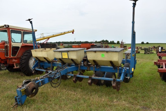 Kinze Double Frame 6 Row 30" Planter, Dry  Fertilizer, Insect., Row Cleaners, Corn &  Bean Cups