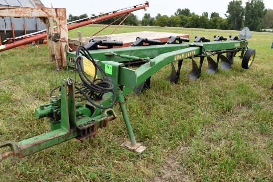 John Deere 2800 Moldboard Plow, 6 Bottom,  3pt.