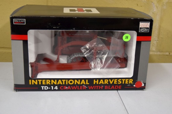 Spec Cast International Harvester, TD-14 Crawler With Blade, 1/16th Scale, With Box