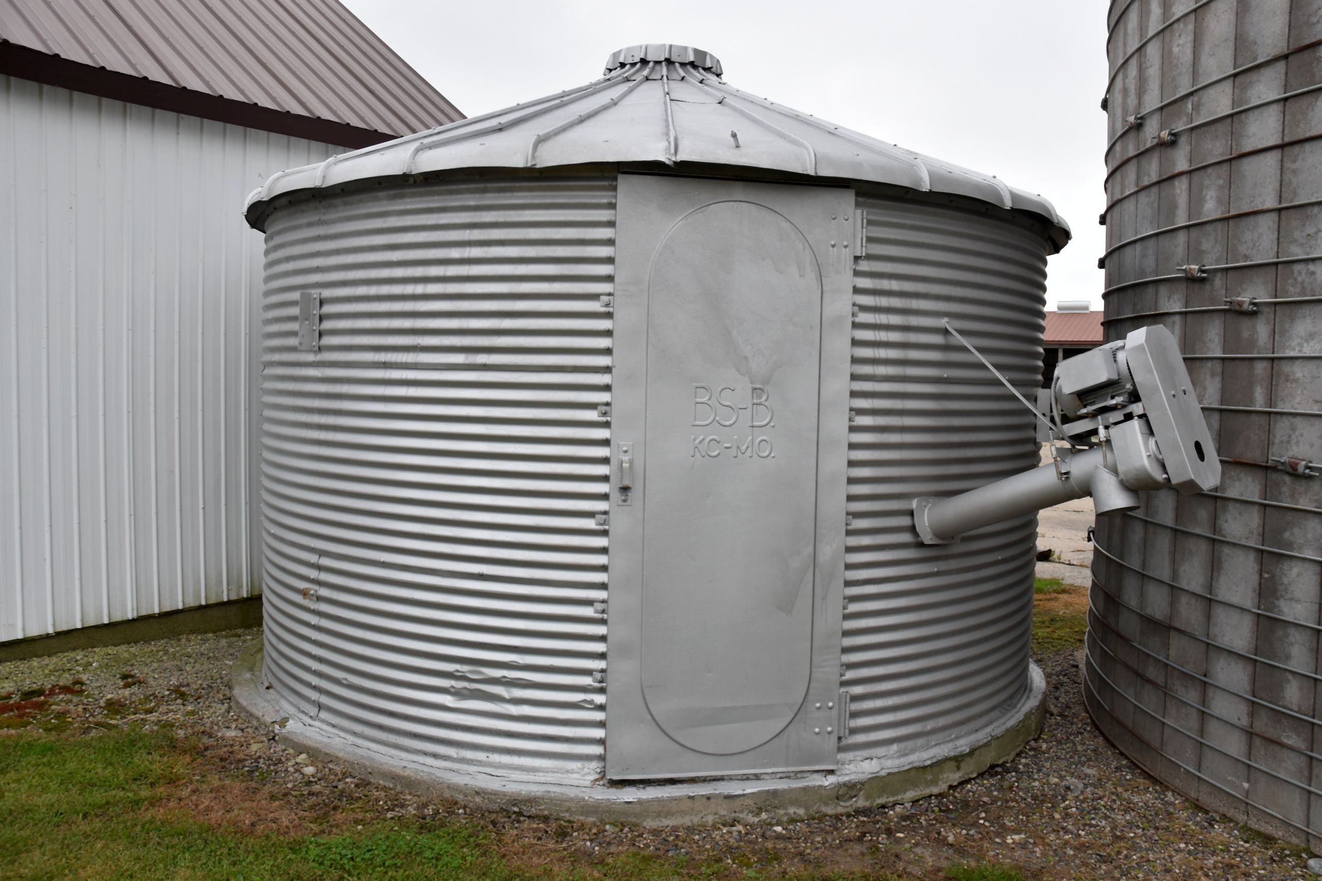Columbian 1000 Bushel Grain Bin Proxibid